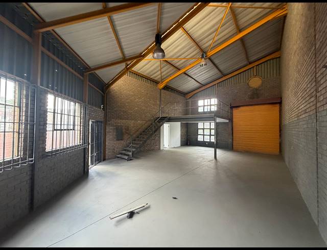 136M² WAREHOUSE TO LET IN HALFWAY HOUSE
